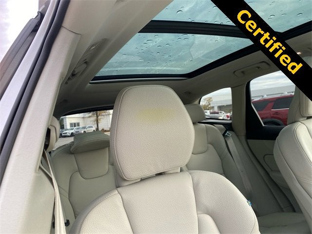 2023 Volvo XC60 Plus Bright Theme