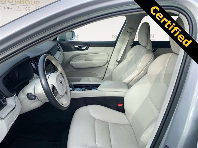 2023 Volvo XC60 Plus Bright Theme