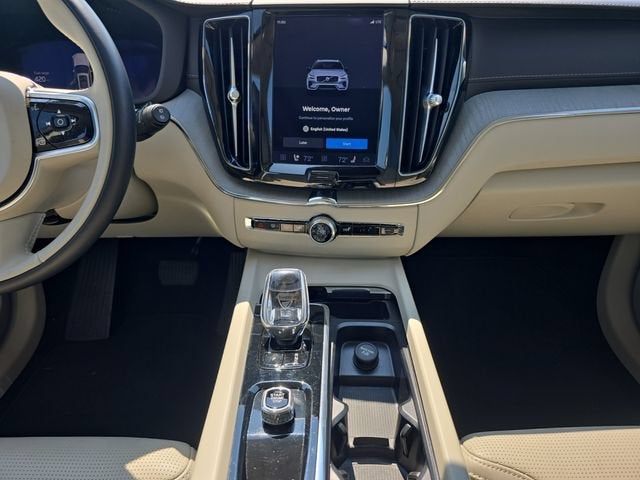 2023 Volvo XC60 Ultimate Bright Theme