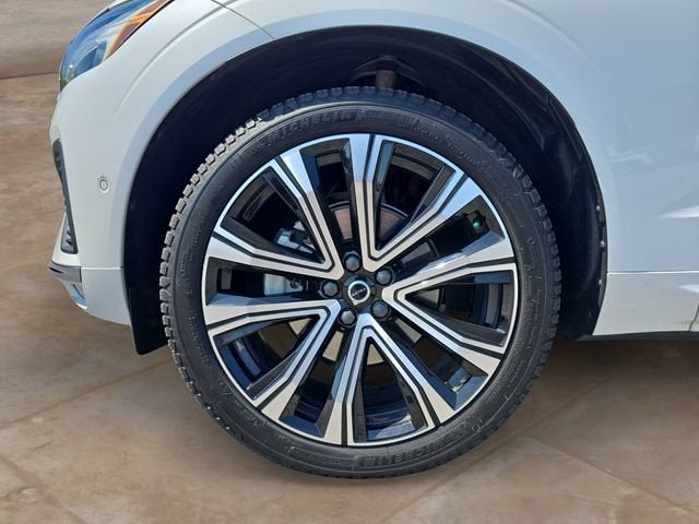 2023 Volvo XC60 Ultimate Bright Theme