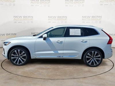 2023 Volvo XC60 Ultimate Bright Theme
