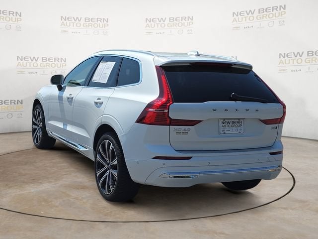 2023 Volvo XC60 Ultimate Bright Theme