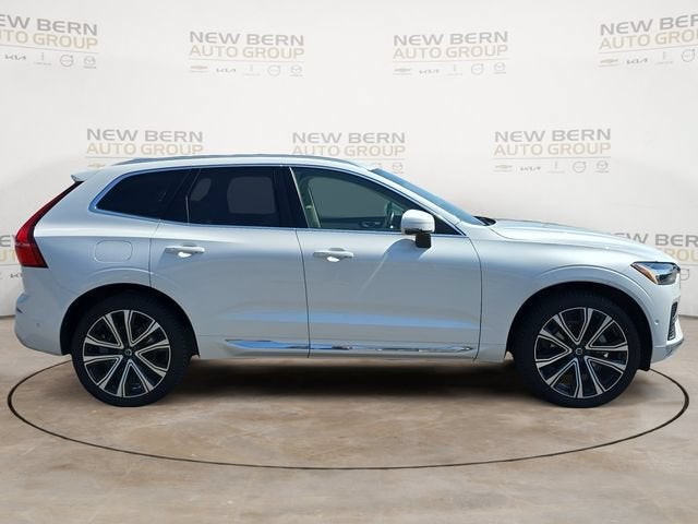 2023 Volvo XC60 Ultimate Bright Theme