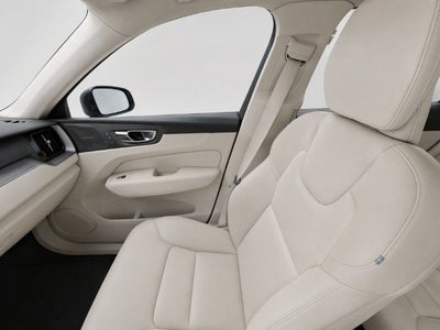 2024 Volvo XC60 Plus Dark Theme