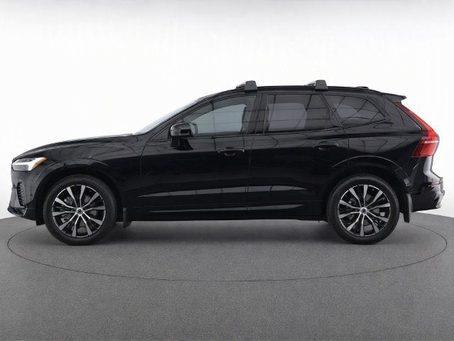 2024 Volvo XC60 Plus Dark Theme