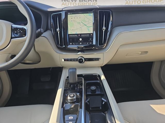 2024 Volvo XC60 Plus Dark Theme