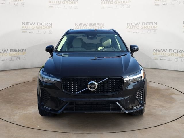 2024 Volvo XC60 Plus Dark Theme
