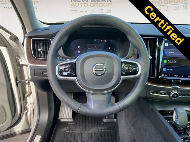 2023 Volvo XC60 Plus Bright Theme