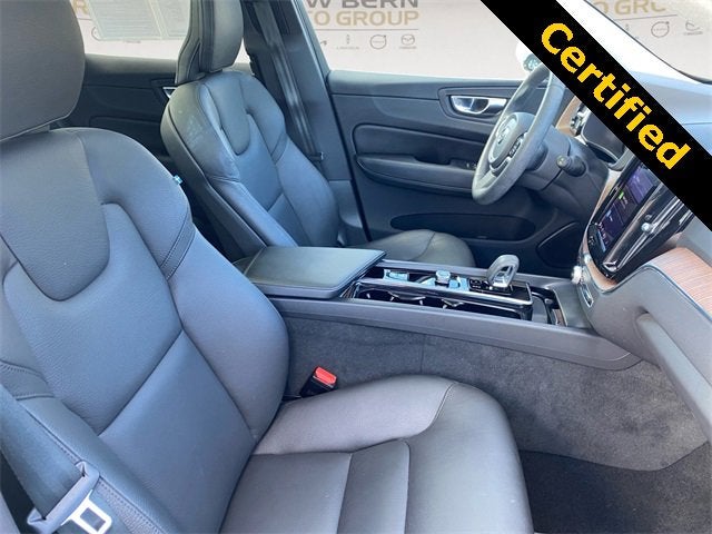 2023 Volvo XC60 Plus Bright Theme
