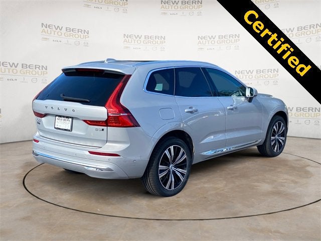 2023 Volvo XC60 Plus Bright Theme