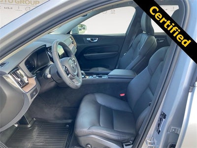 2023 Volvo XC60 Plus Bright Theme