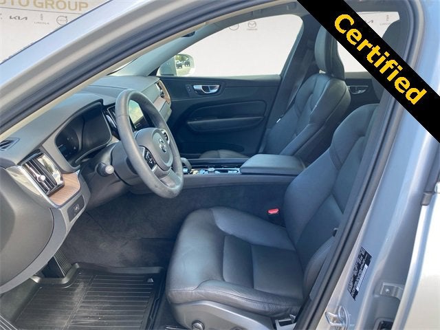 2023 Volvo XC60 Plus Bright Theme