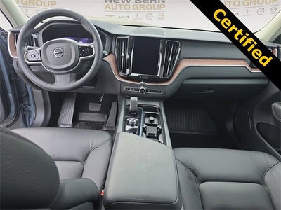 2023 Volvo XC60 Plus Dark Theme