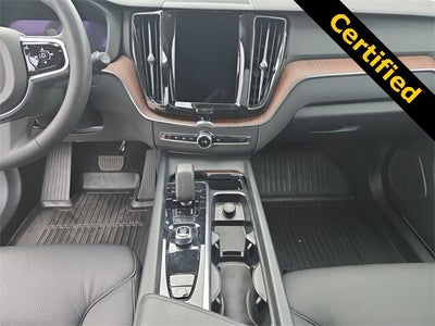 2023 Volvo XC60 Plus Dark Theme