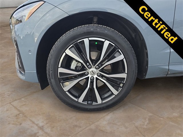 2023 Volvo XC60 Plus Dark Theme