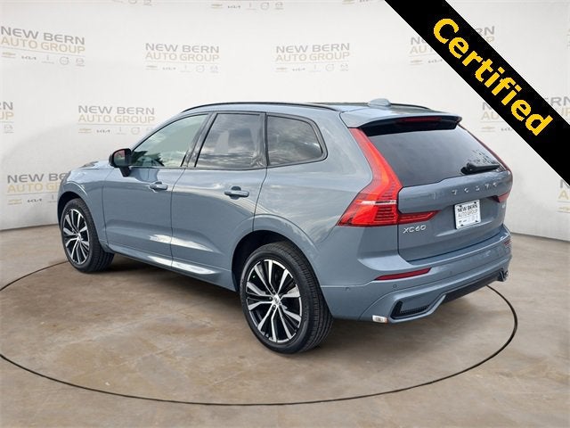 2023 Volvo XC60 Plus Dark Theme
