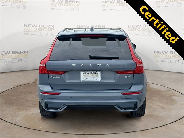 2023 Volvo XC60 Plus Dark Theme