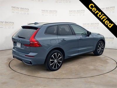 2023 Volvo XC60 Plus Dark Theme