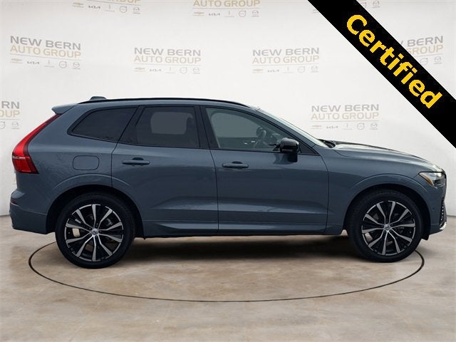 2023 Volvo XC60 Plus Dark Theme