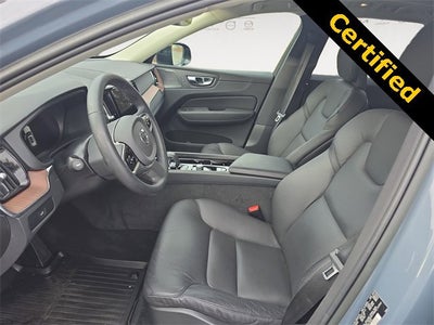 2023 Volvo XC60 Plus Dark Theme