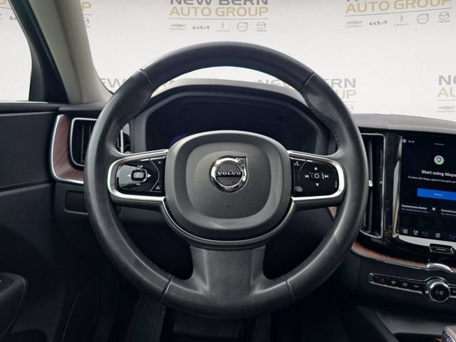 2023 Volvo XC60 Plus Dark Theme