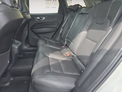 2023 Volvo XC60 Plus Dark Theme