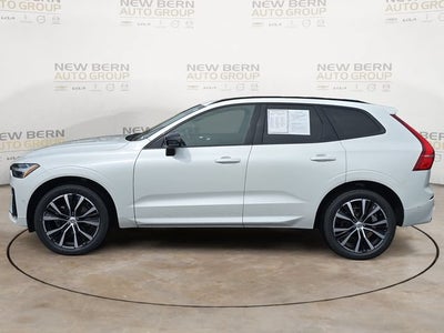 2023 Volvo XC60 Plus Dark Theme
