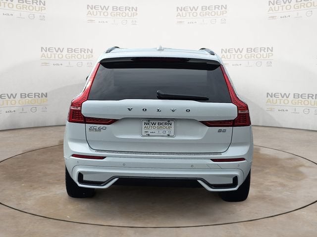 2023 Volvo XC60 Plus Dark Theme