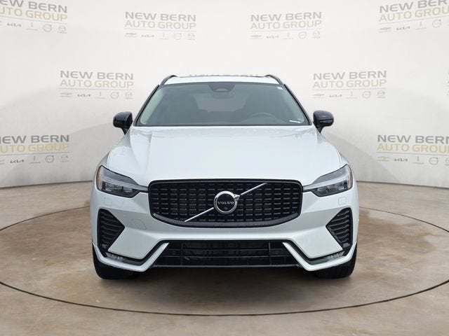 2023 Volvo XC60 Plus Dark Theme
