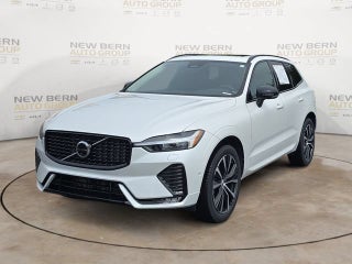 2023 Volvo XC60 Plus Dark Theme