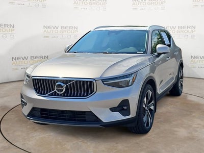 2024 Volvo XC40 Plus Bright Theme