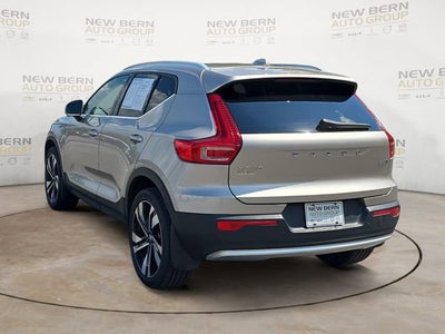2024 Volvo XC40 Plus Bright Theme