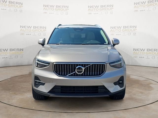 2024 Volvo XC40 Plus Bright Theme