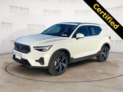 2025 Volvo XC40 Core Bright Theme