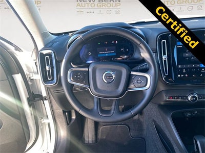 2025 Volvo XC40 Core Bright Theme