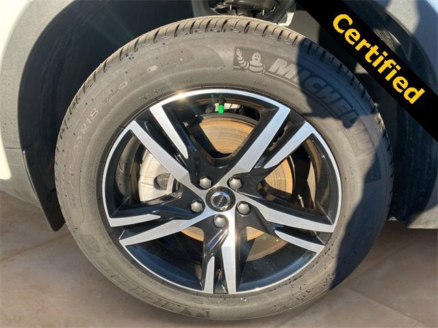 2025 Volvo XC40 Core Bright Theme