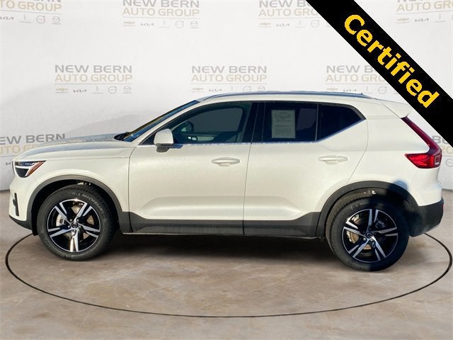 2025 Volvo XC40 Core Bright Theme