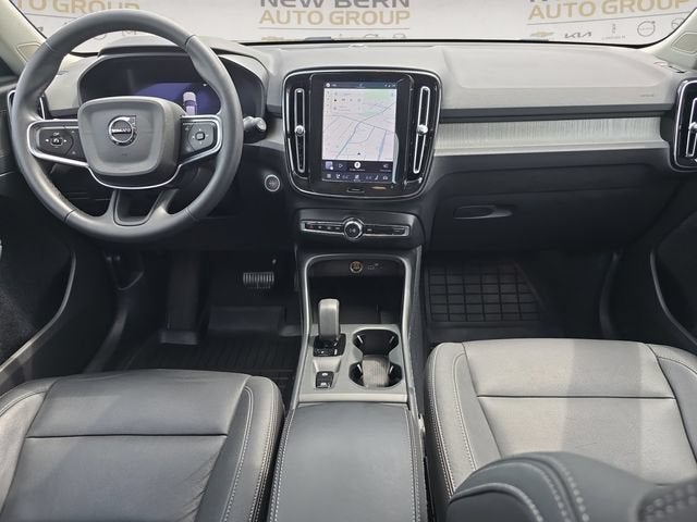 2024 Volvo XC40 Core Bright Theme