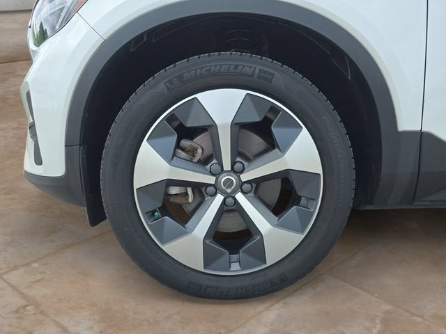 2024 Volvo XC40 Core Bright Theme