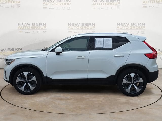 2024 Volvo XC40 Core Bright Theme
