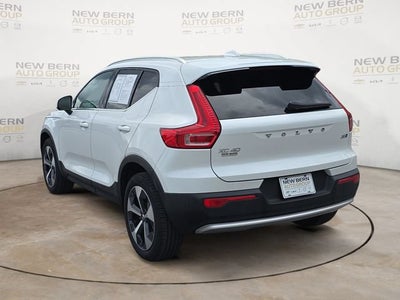2024 Volvo XC40 Core Bright Theme