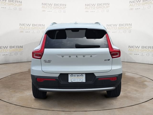 2024 Volvo XC40 Core Bright Theme