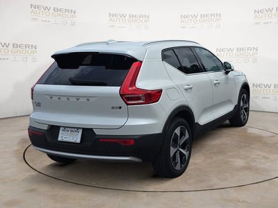 2024 Volvo XC40 Core Bright Theme