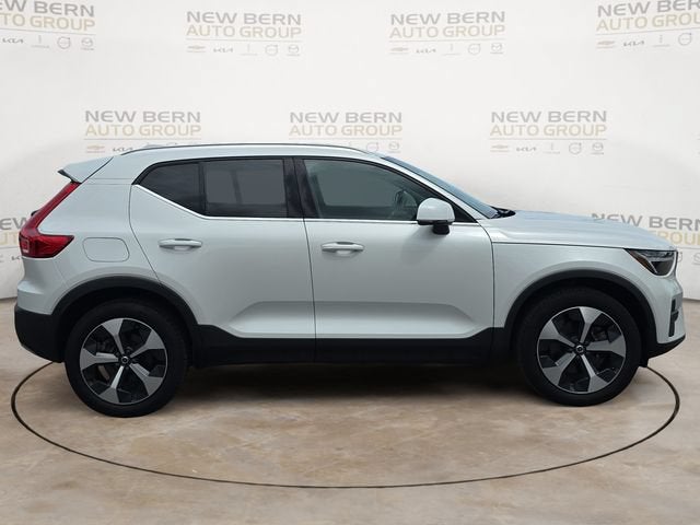 2024 Volvo XC40 Core Bright Theme