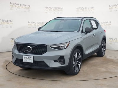2024 Volvo XC40 Plus Dark Theme
