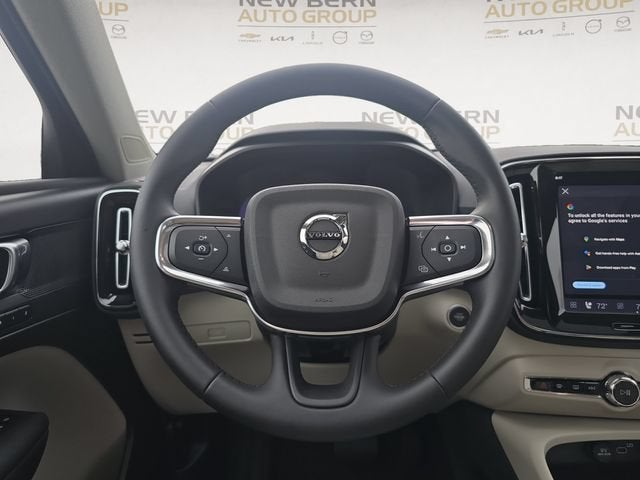 2024 Volvo XC40 Plus Dark Theme