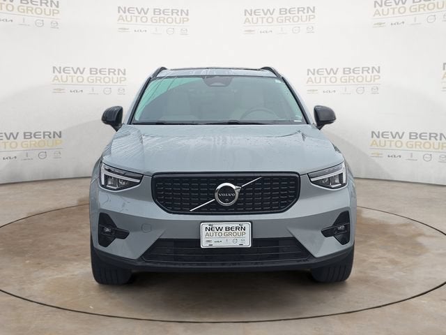 2024 Volvo XC40 Plus Dark Theme