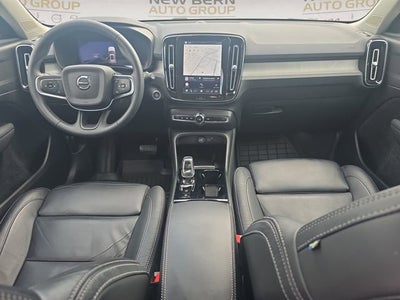 2023 Volvo XC40 Plus Dark Theme