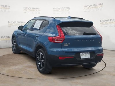 2023 Volvo XC40 Plus Dark Theme