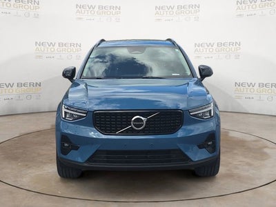 2023 Volvo XC40 Plus Dark Theme